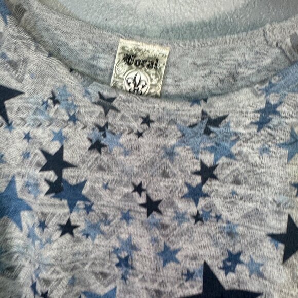 Vocal Size 3X Star-Patterned Gray & Blue Top With Sheer Lace Sleeves - Picture 2 of 6